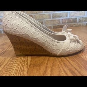 R2 white lace wedge sandals size 9.